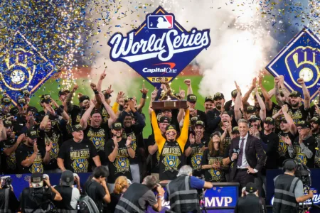 Milwaukee to close schools for Brewers’ Series parade